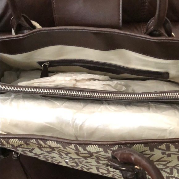 DKNY Purse - Picture 4 of 4